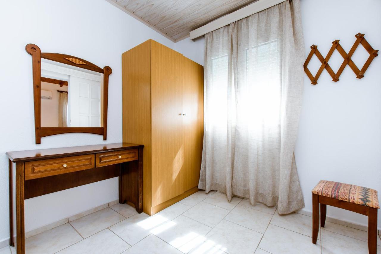 Koulouris Apartments & Studios Kalyves Bagian luar foto