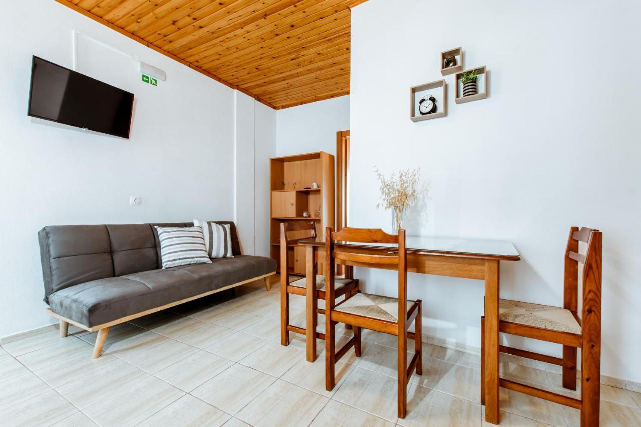 Koulouris Apartments & Studios Kalyves Bagian luar foto