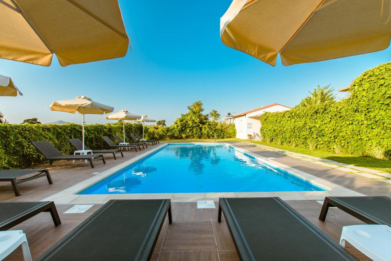Koulouris Apartments & Studios Kalyves Bagian luar foto